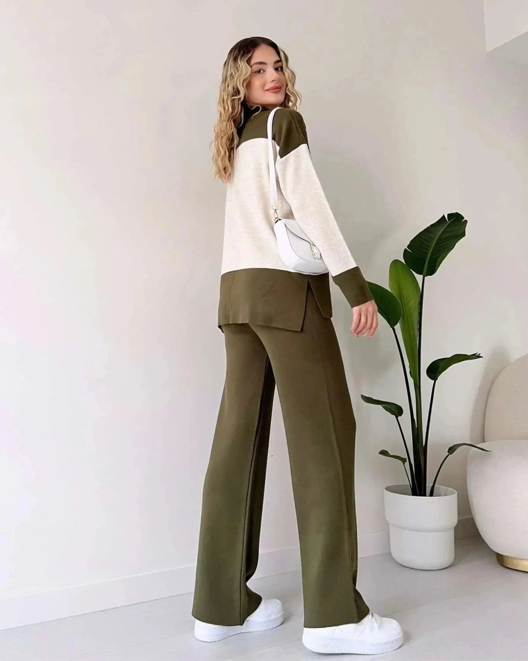 AMBER - Versatile and Comfortable Set