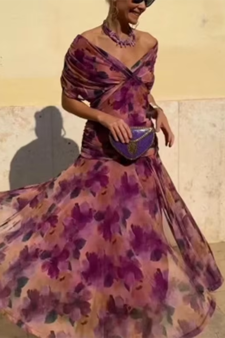 Luisa Dress with a V-neck