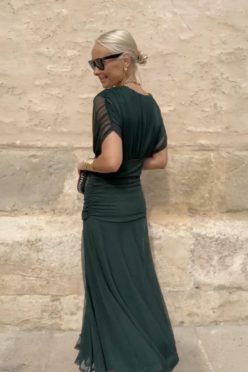 Luisa Dress with a V-neck