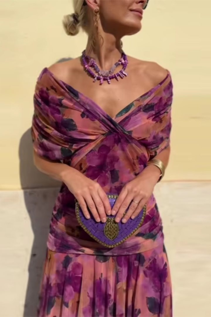 Luisa Dress with a V-neck